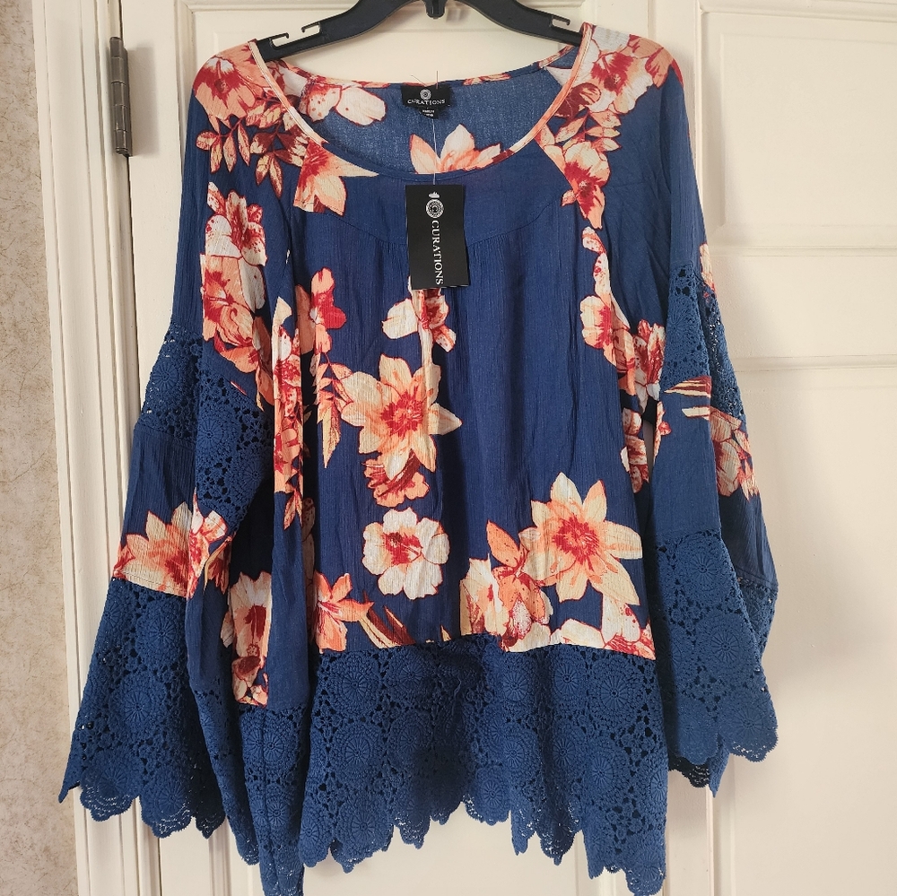 CURATIONS WOMENS BEAUTIFUL BLOUSE TUNIC. NWT
